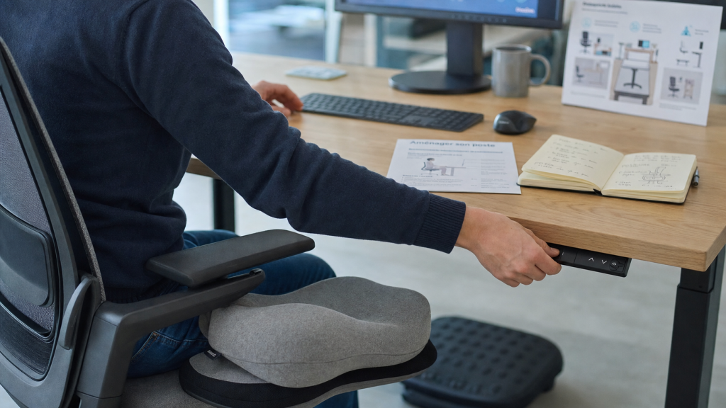 Peut on travailler avec une sacro-iliite : coussin SI et poste réglable au bureau
